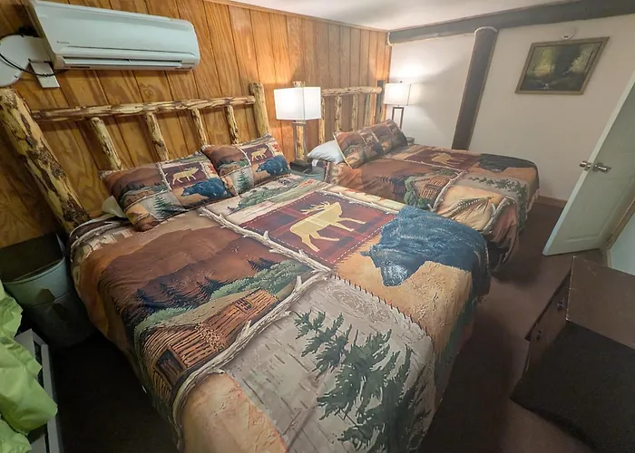 Yellowstone Motel - Adults Only - All Rooms Have Kitchens